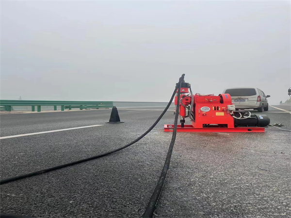 南康马路路基路面开裂下沉注浆加固灌浆